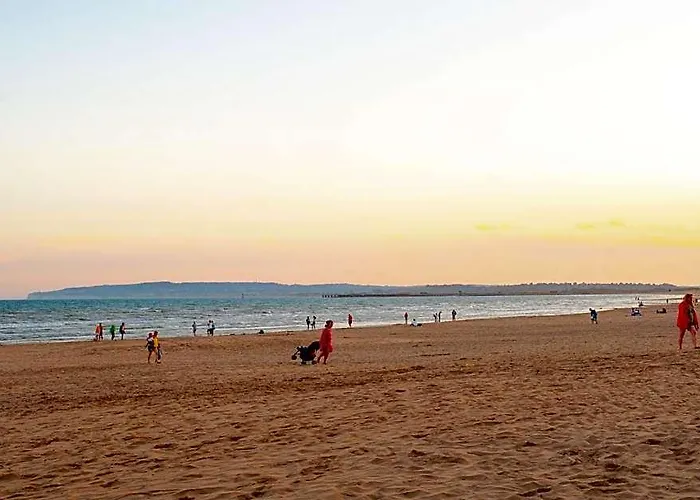 Caravan By Camber Sands 2