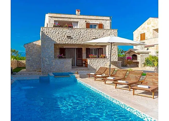 Villa Kirsten With Heated Pool, Jacuzzi And Sauna - By Ta Leut Agency