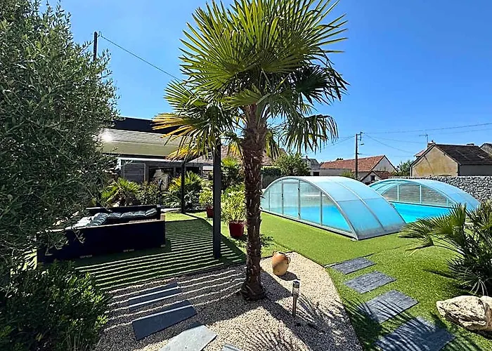 Gite La Belle Aventure Avec Piscine Et Jacuzzi