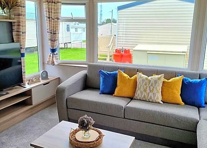 Modern Family Caravan With Wifi At Valley Farm, Clacton-On-Sea