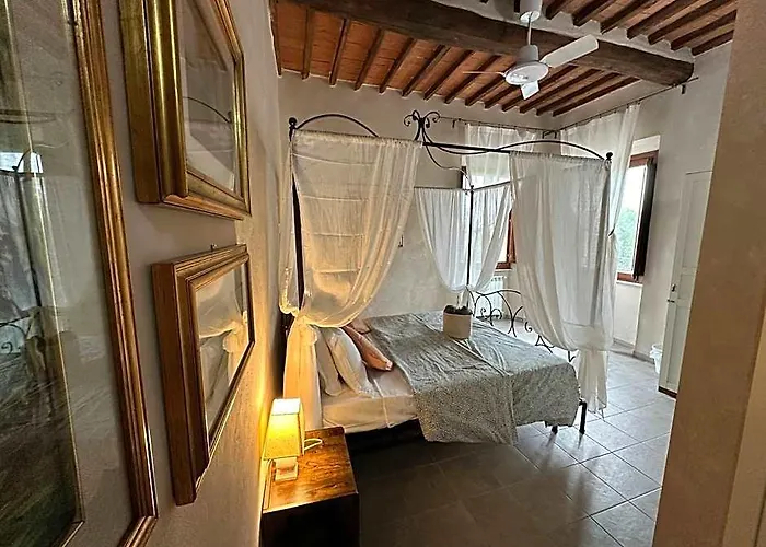 - Il Casale Toscano Guesthouse - 1900 Mt From Pisa Tower - No Air Conditioning But Fan In The Room- No Fridge - No Breakfast - Free Parking - Check In From 3 Pm -