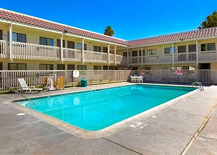 Motel 6 & Studio 6 Barstow