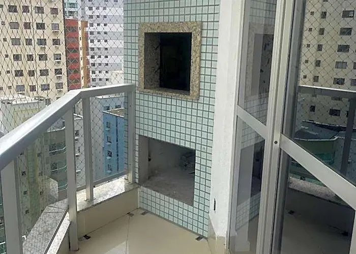 Ap De Fundos Em Condominio Beira Mar Com Garagem, Wifi E Tv A Cabo