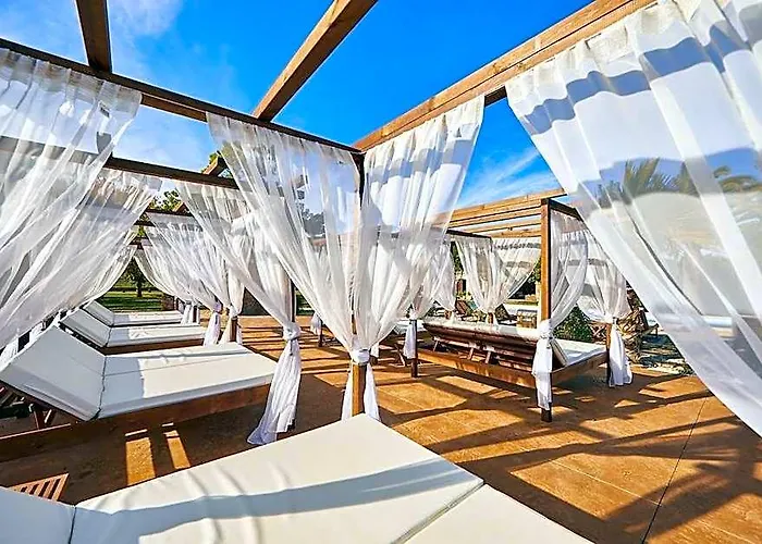 Es Quatre Cantons Hotel