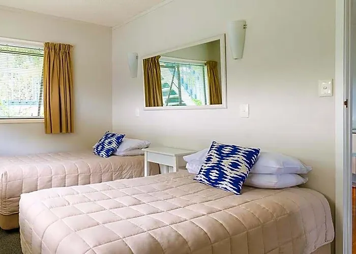 Snells Beach Motel