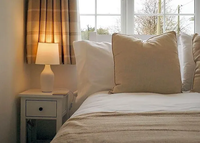Lemon Tree Rooms - Newly Refurbished Coastal Stay