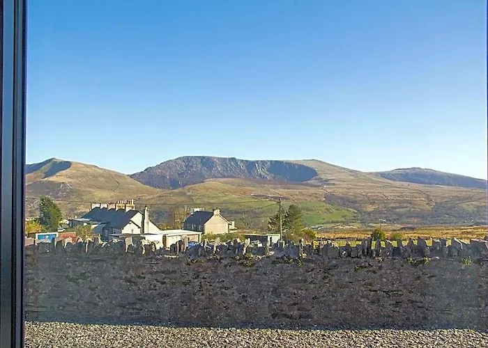 Canolfan Y Fron