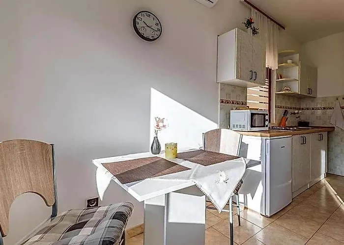 Gorgeous Apartment In Medulin With Wifi