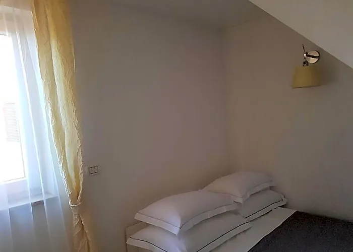 Apartments Fontana Zambratija
