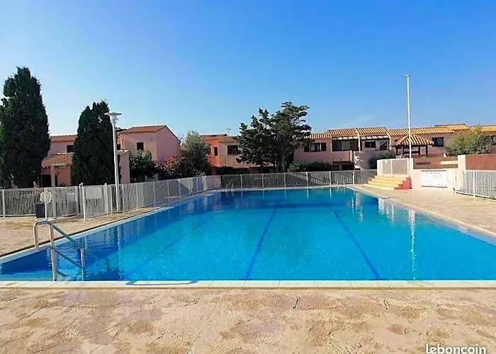 746 Aphrodite Naturiste