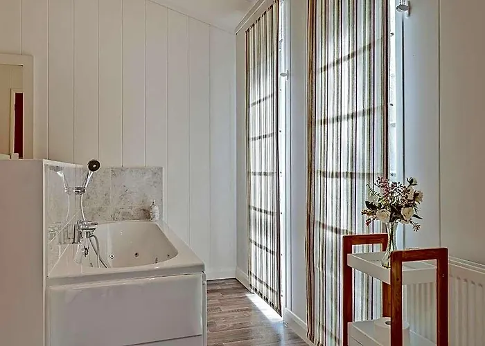Henfields Country Retreat