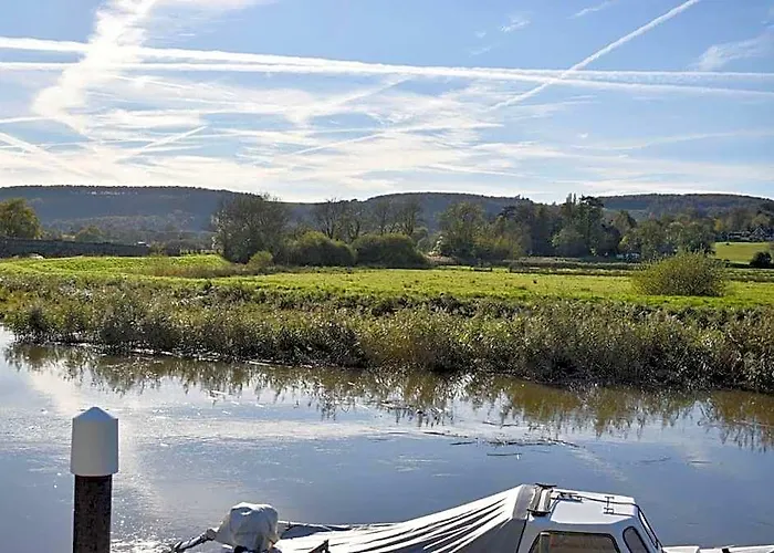 Riverside Holiday Park
