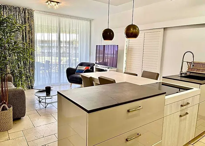Le Domaine Anse Marcel Beach Resort