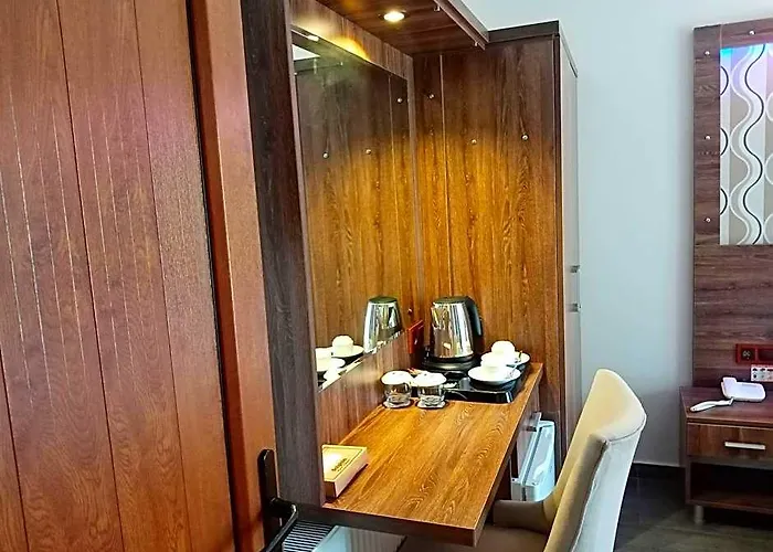 Dolphin Apart Hotel