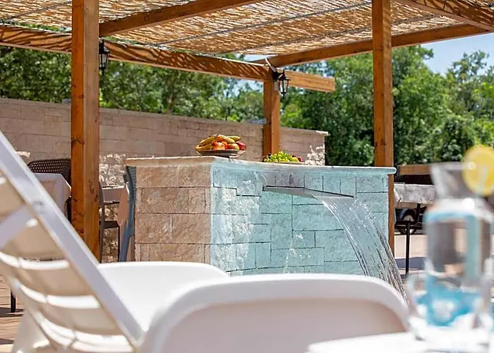 Hotel Natura Vilanija