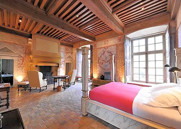 Chateau De Bagnols