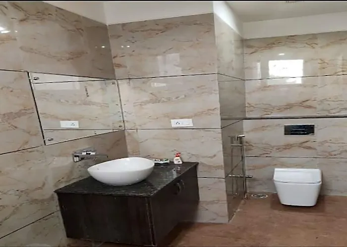 Shyama Hotel