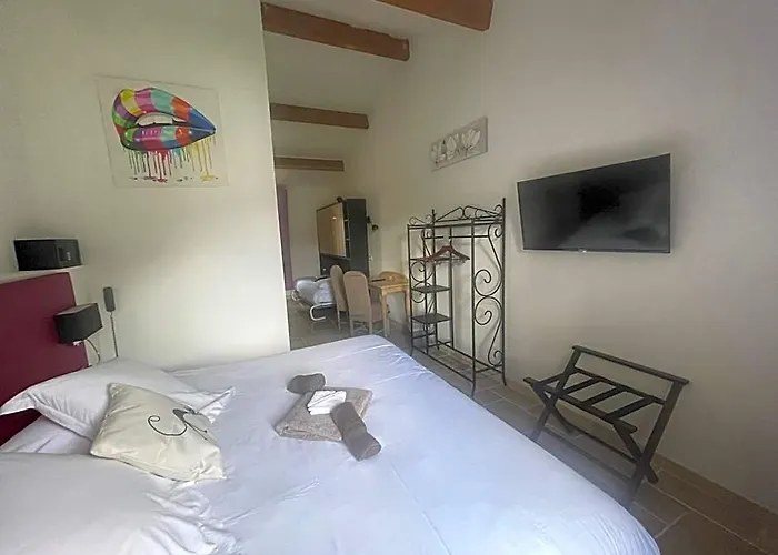 Logis Hotel Le Domaine De La Regaliere