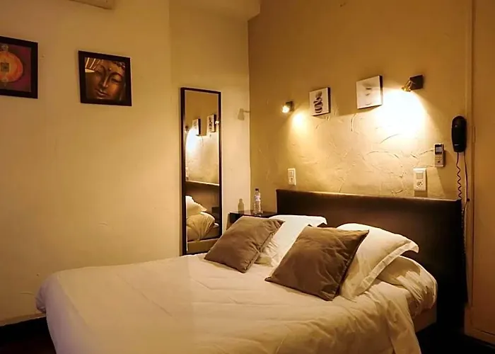Logis Hotel De Provence