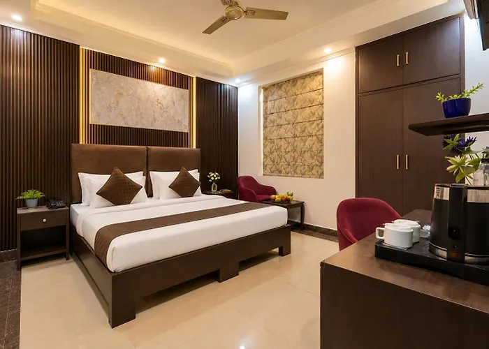Hotel Diamond Stays Sector 51 Noida