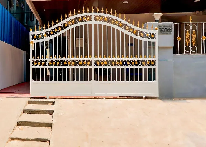 Super Collection O Sri Balaji Luxury Rooms