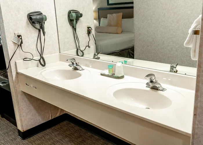 Argo Inn And Suites