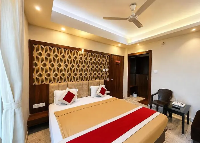 Goroomgo Sai Sandpiper: Beachfront Retreat Near Puri Temple