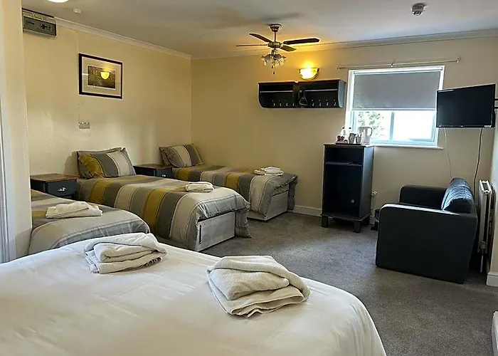 Halfway House Inn Country Lodge