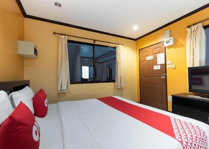 OYO 75327 Diyana Residence