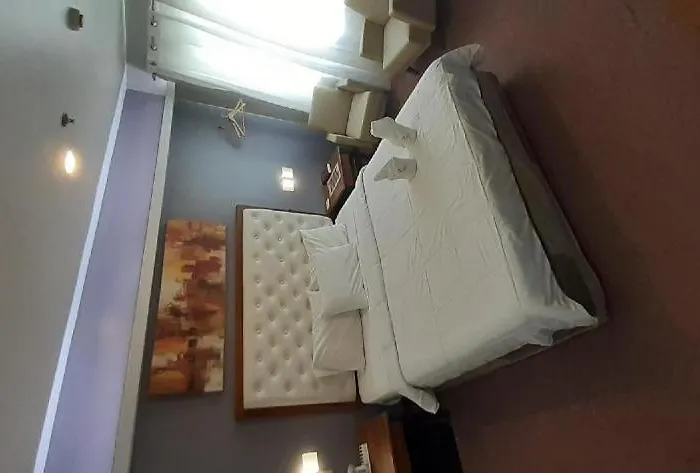 Hotel Camila 2