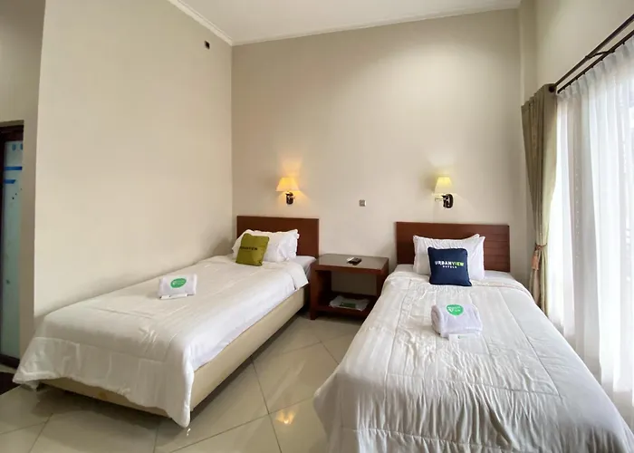 Urbanview Hotel Ratna Syariah