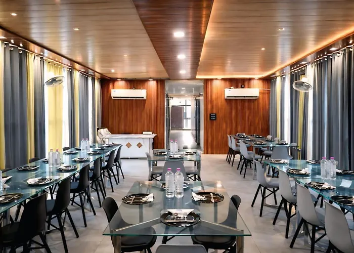 Goyal Hotelirs - Hotel Vasudha Near Prem Mandir, Vrindavan
