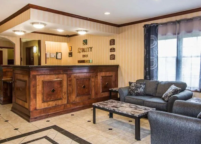 Hotel Glens Falls / Lake George