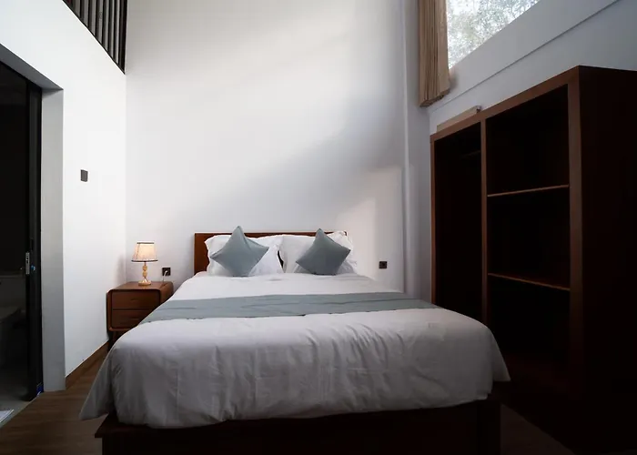 Lunaire Guest House