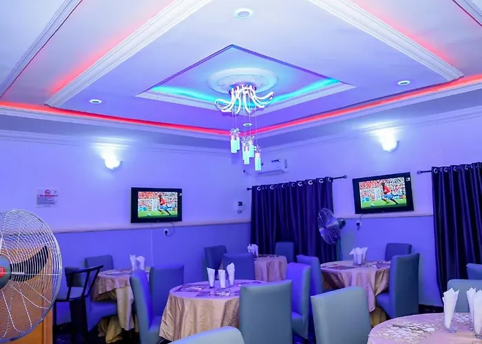 Luxury Deluxe With Private Bath, Free Parking And Wifi