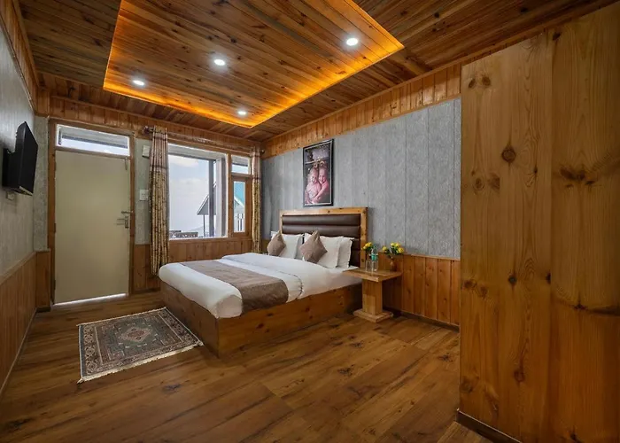 The Suffer Heights L Open Air Lawn L Rooms And Cafe L Kufri By Exotic Stays