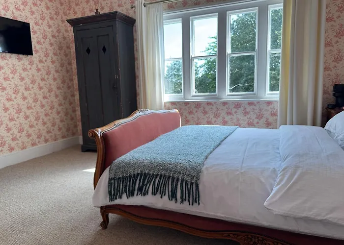 Whichcote Arms Hotel