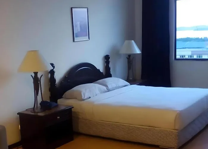 Kingston Hotel