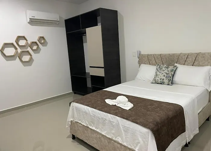 Hotel Saman Del Llano