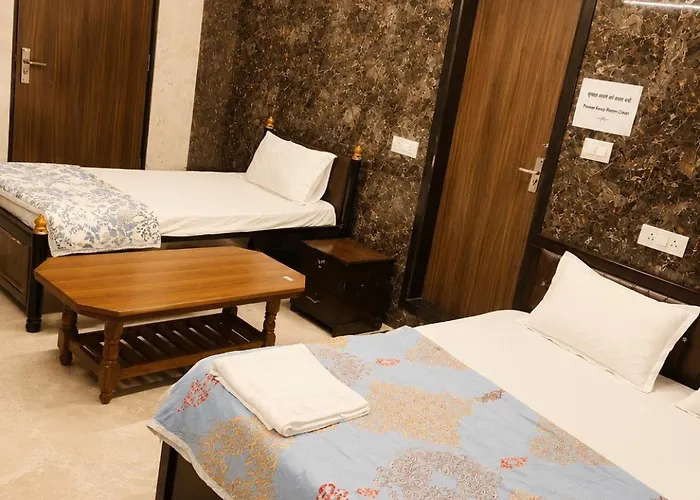 Shri Shyam Kunj Hotel