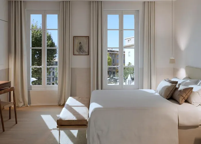 Les Grands Carmes - Fontenille Collection