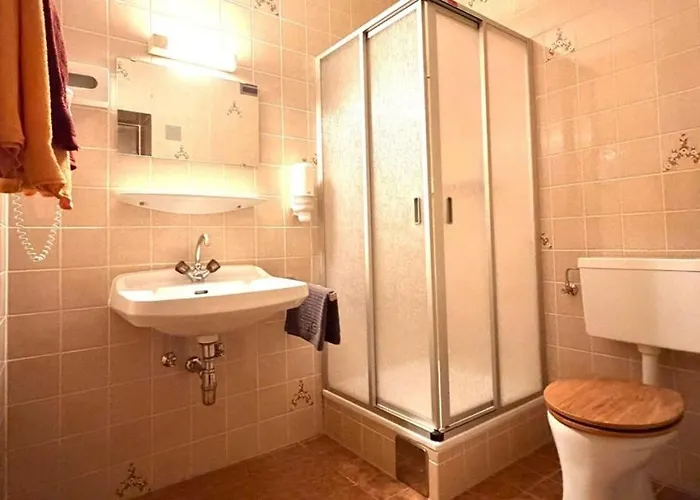 Hotel Und Restaurant Roemerstein