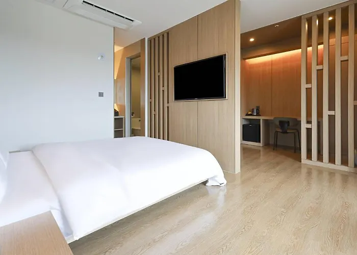 Almond Hotel
