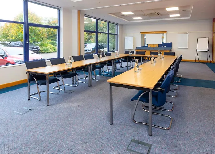 Holiday Inn Express Milton Keynes By Ihg