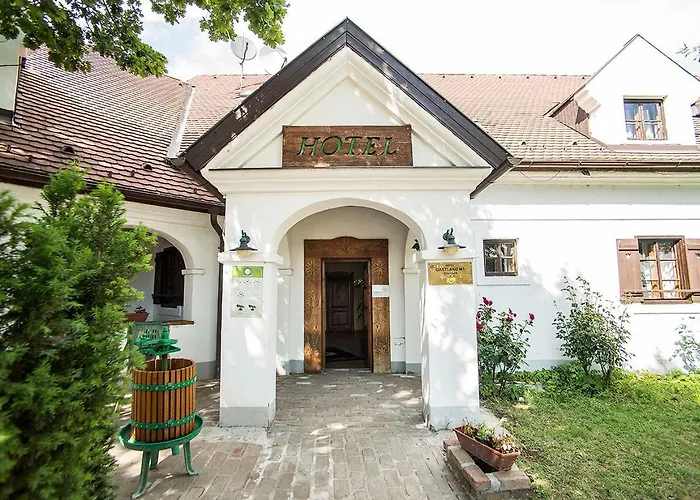 Gastland M1 Hotel & Conference Center