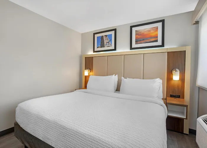 Best Western Roslyn-Long Island Hotel
