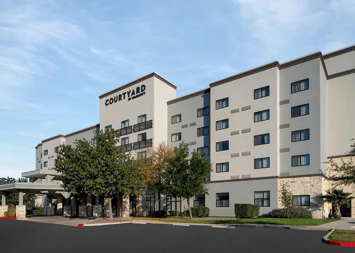 Courtyard By Marriott San Antonio Six Flags At The Rim