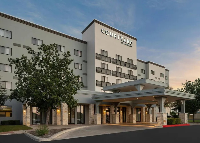 Courtyard By Marriott San Antonio Six Flags At The Rim