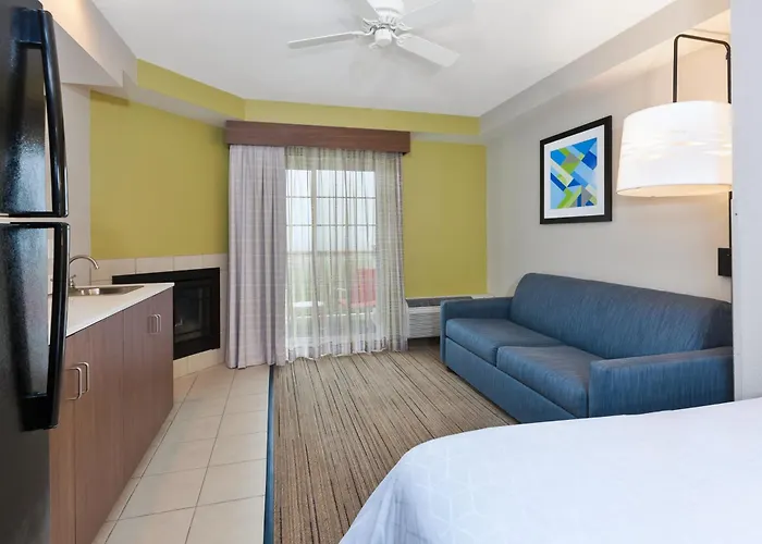Holiday Inn Express & Suites Petoskey By Ihg
