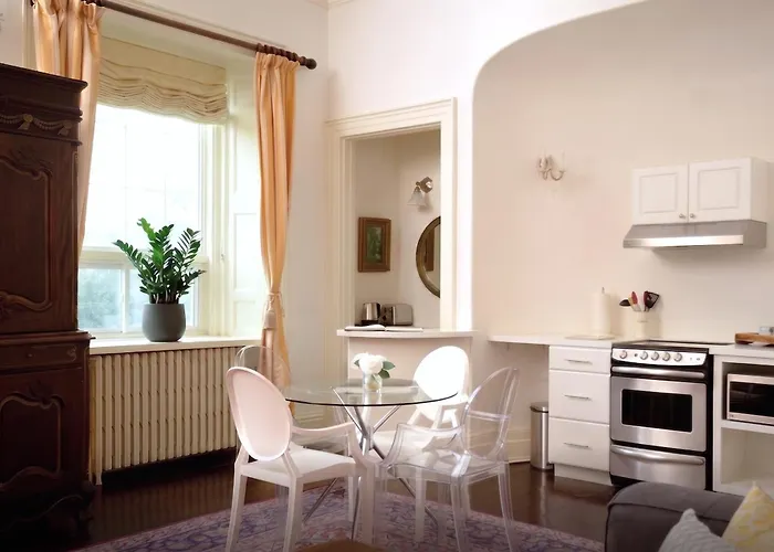 All Suites Whitney Manor